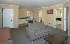 2-Bedroom lounge